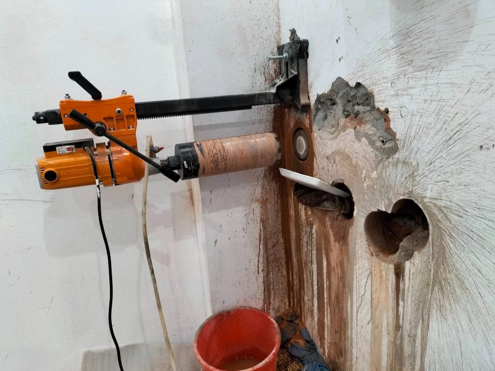Khoan rút lõi bê tông tại Đà Nẵng bằng máy hiện đại, không rung nứt