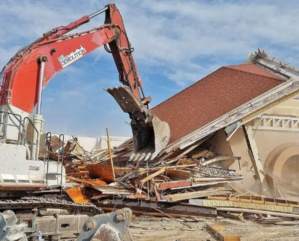 Đập phá công trình tại Đà Nẵng bằng thiết bị hiện đại – Nhanh, gọn, sạch