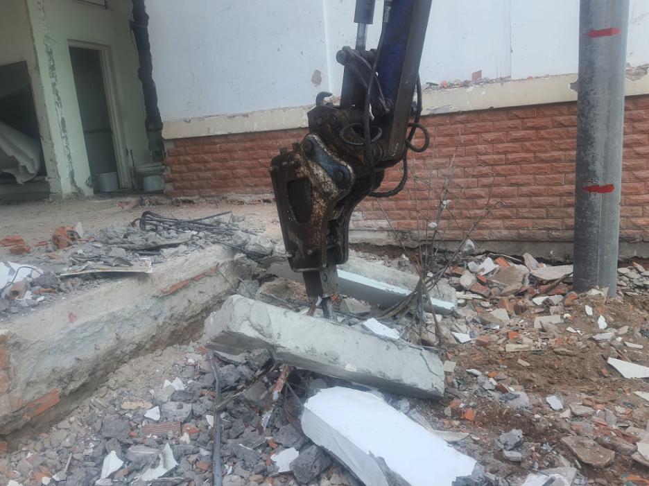 Dịch vụ đập phá công trình tại Đà Nẵng bằng thiết bị hiện đại, thi công nhanh của đơn vị Khoan Cắt Bê Tông Đà Nẵng 247